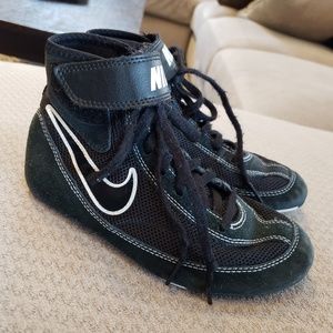 Nike youth wrestling shoes size 4Y